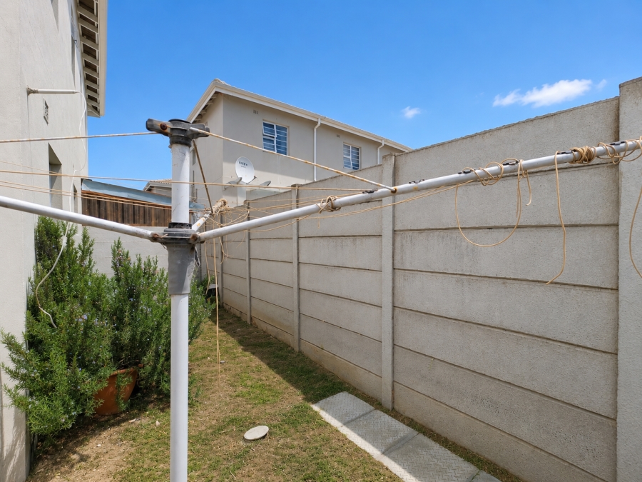3 Bedroom Property for Sale in Silversands Western Cape